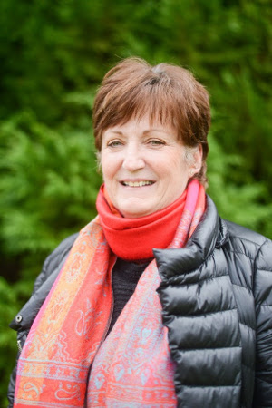 NaalAnnie-portrait-300x450.jpg